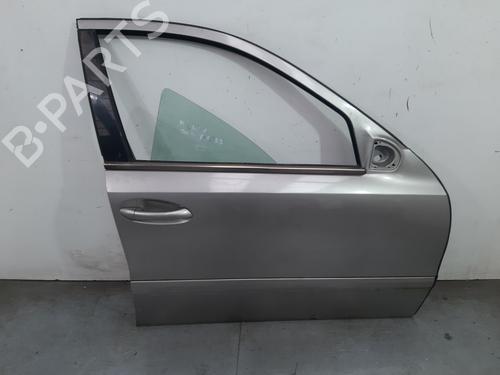 Used Right front door MERCEDES-BENZ E-CLASS (W211) E 220 CDI (211.006) (150 hp) 21726412