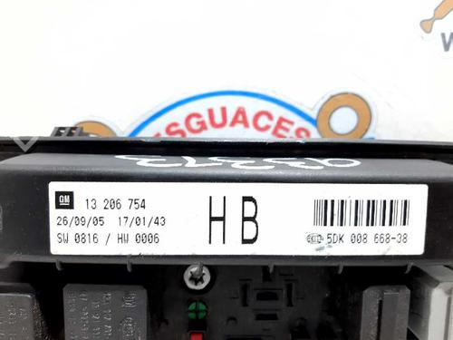 Fuse box OPEL ASTRA H GTC (A04)  | BP20733521E1 