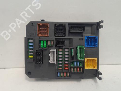 Used Fuse box Fuse box 39188006 39188006