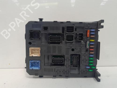 Used Fuse box Fuse box 39188008 39188008