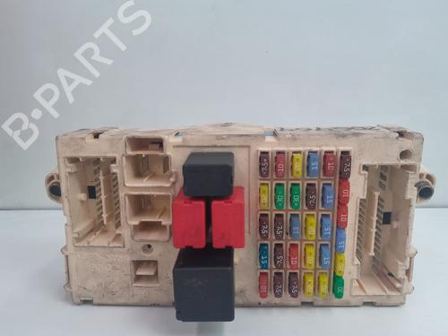 Used Fuse box Fuse box ALFA ROMEO 147 (937_) 1.6 16V T.SPARK ECO (937.AXA1A, 937.BXA1A) (105 hp) 34134415 34134415