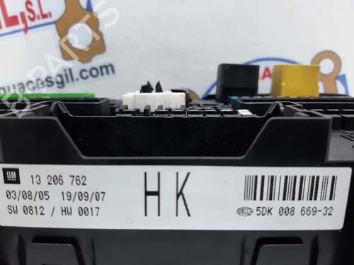 Fuse box OPEL ASTRA H GTC (A04)  | BP20728248E1 