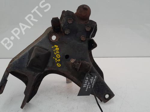 Used Right front suspension arm NISSAN TERRANO II (R20) 2.7 TDi 4WD (125 hp) 28950513