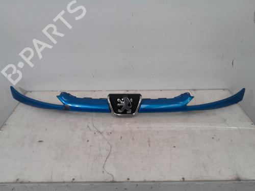 Grill PEUGEOT 206 Hatchback (2A/C) 1.9 D (69 hp) 31073946