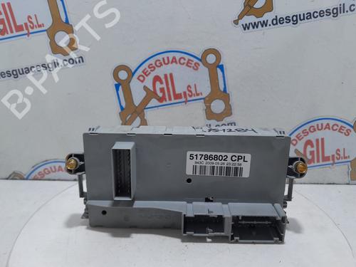Used Fuse box LANCIA YPSILON (843_) 1.2 (843.AXA1A) (60 hp) 20760530