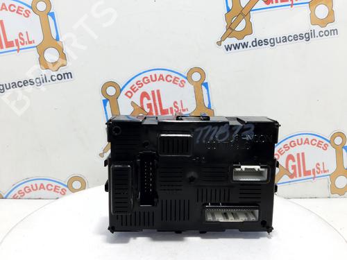 Boîte à Fusibles RENAULT CLIO III (BR0/1, CR0/1) 1.5 dCi (BR17, CR17) (86 hp) 20740105