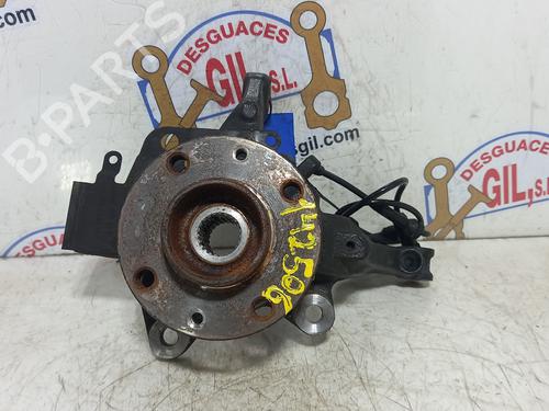 Used Right front steering knuckle RENAULT CLIO IV (BH_) [2012-2021]  20755157