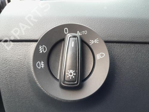 Forlygtekontakt SKODA OCTAVIA III (5E3, NL3, NR3) 1.0 TSI (115 hp) 30105384