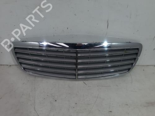 Used Grille MERCEDES-BENZ E-CLASS (W211) E 270 CDI (211.016) (177 hp) 23106115