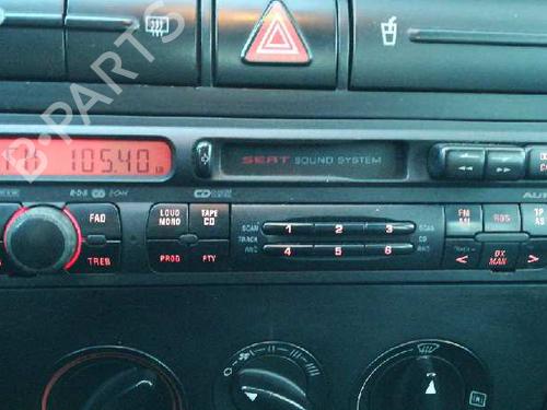 Højre baglygte SEAT LEON (1M1)  | BP20730880C35 