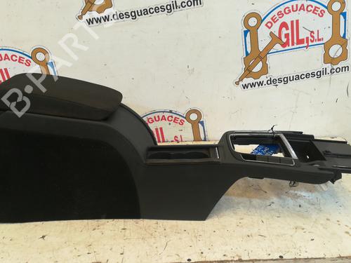 Used Armrest / Center console SKODA SUPERB II (3T4) 2.0 TDI 16V (140 hp) 20755558