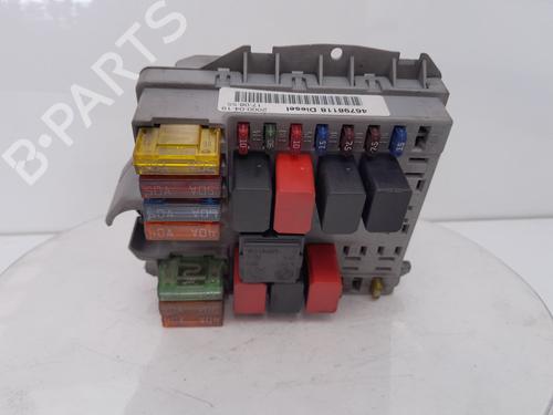 Boîte à Fusibles FIAT PUNTO (188_) 1.9 DS 60 (188.031, .051, .231, .251) (60 hp) 29010529