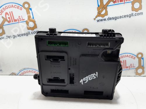 Used Fuse box RENAULT MEGANE III Hatchback (BZ0/1_, B3_) 1.5 dCi (86 hp) 20760878