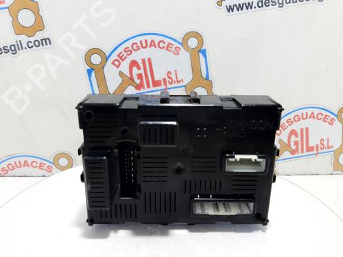 Used Fuse box RENAULT CLIO III (BR0/1, CR0/1) 1.5 dCi (C/BR0G, C/BR1G) (68 hp) 20740123