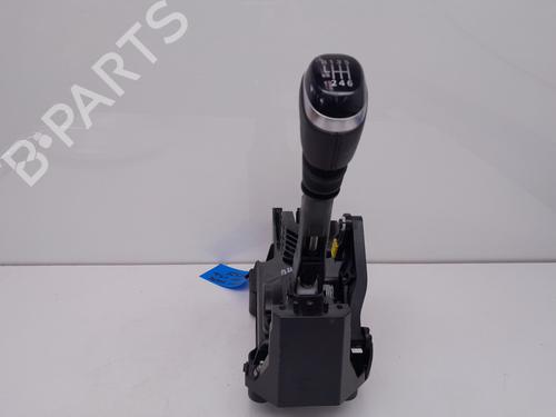 Used Gear lever RENAULT KADJAR (HA_, HL_) [2015-2025]  31094019