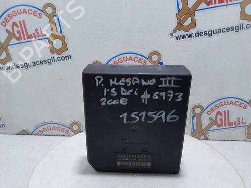 Used Fuse box RENAULT MEGANE III Hatchback (BZ0/1_, B3_) 1.5 dCi (BZ09, BZ0D, BZ1W, BZ29, BZ14) (110 hp) 20760781
