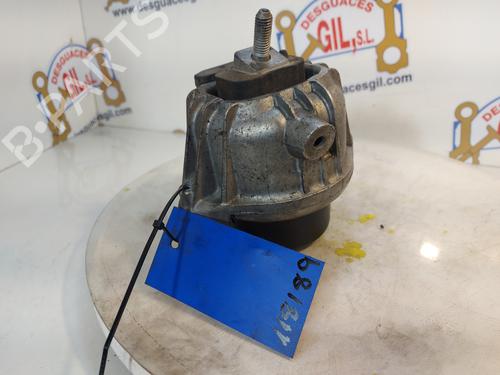 Used Engine mount BMW 3 Touring (E91) 330 d (245 hp) 20742765