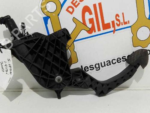 Clutch pedal SEAT LEON (1P1)  | BP20776671I13 