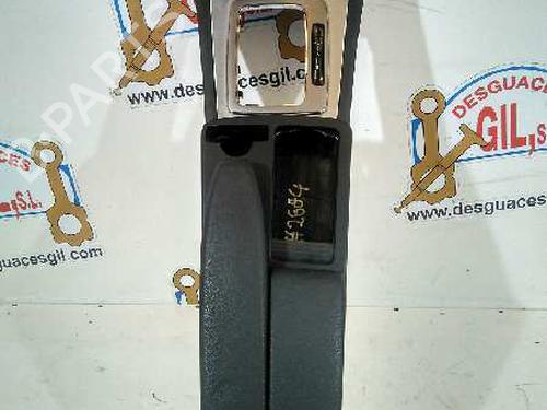Used Armrest / Center console MERCEDES-BENZ C-CLASS (W204) C 220 CDI (204.002) (170 hp) 20808114