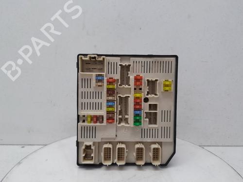 Used Fuse box RENAULT MEGANE III Hatchback (BZ0/1_, B3_) 1.5 dCi (106 hp) 24372535