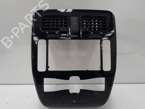 Used Air vent NISSAN LEAF (ZE0) Electric (109 hp) 26452747