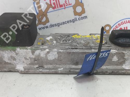 Used Valve cover VW GOLF III (1H1) 2.0 (115 hp) 20767216