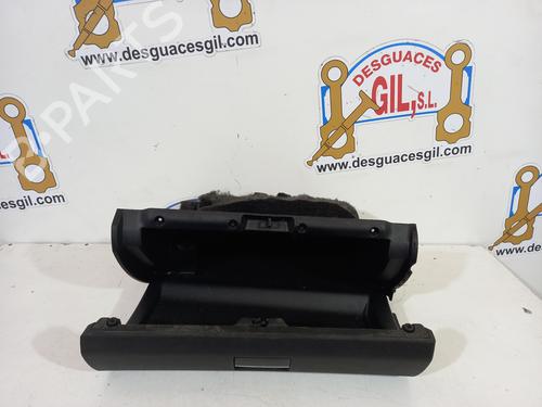 Used Glove box MERCEDES-BENZ B-CLASS Sports Tourer (W245) B 180 CDI (245.207) (109 hp) 20728816