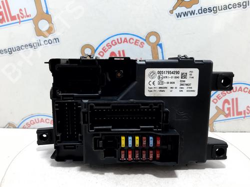 Used Fuse box FIAT GRANDE PUNTO (199_) 1.4 16V (199BXG1B, 199AXG1B) (95 hp) 20747487