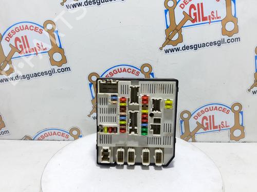 Used Fuse box RENAULT MEGANE III Hatchback (BZ0/1_, B3_) 1.5 dCi (86 hp) 20738980