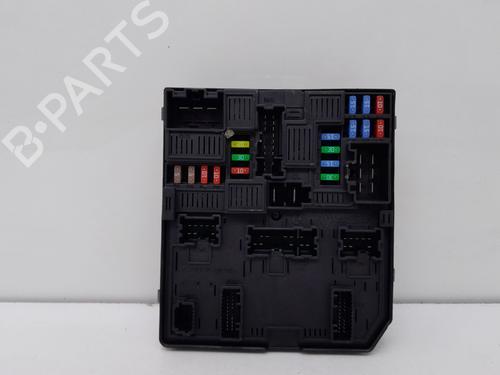 fuse-box-renault-megane-iv-hatchback-b9amn_-2015-34133715 main image