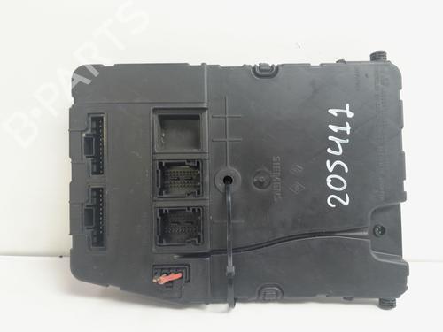 fuse-box-renault-megane-ii-saloon-lm01_-2003-34133735 main image