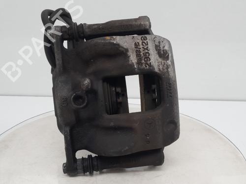 Used Left front brake caliper MERCEDES-BENZ GLA-CLASS (X156) GLA 200 CDI / d (156.908) (136 hp) 31382433