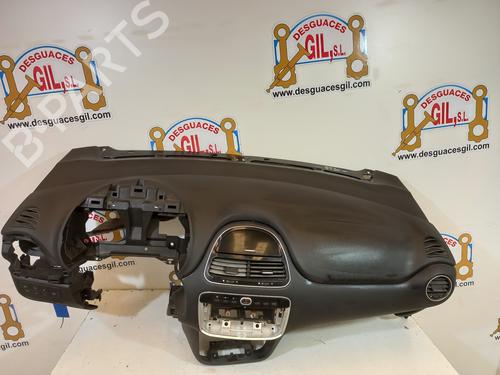 Used Dashboard FIAT GRANDE PUNTO (199_) 1.4 16V (199BXG1B, 199AXG1B) (95 hp) 20738017