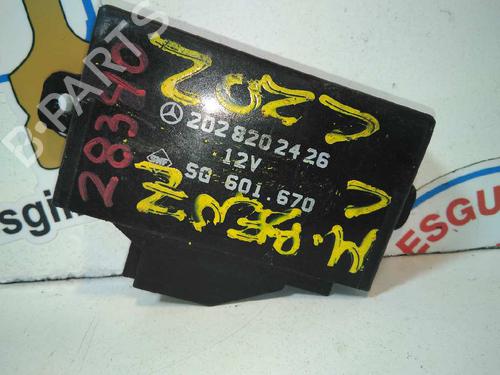 Used Electronic module Electronic module MERCEDES-BENZ C-CLASS (W202) C 180 (202.018) (122 hp) 34239258 34239258