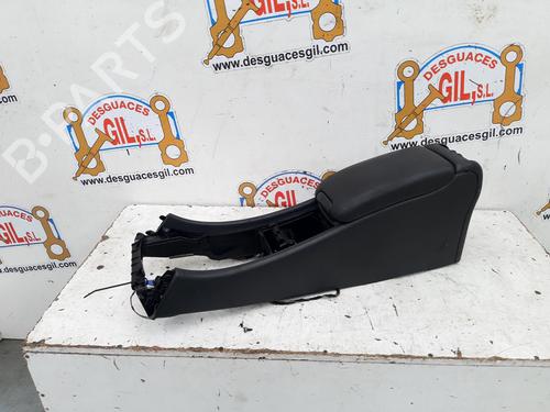 Used Armrest / Center console MERCEDES-BENZ C-CLASS (W203) C 180 Kompressor (203.046) (143 hp) 20766501