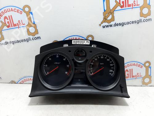 Used Instrument cluster OPEL ASTRA H (A04) [2004-2014]  20743520