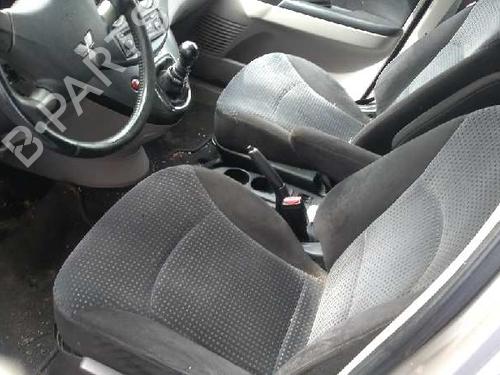Højre bremsekaliber foran MITSUBISHI GRANDIS (NA_W) 2.0 DI-D (NA8W) | BP20797788M104 