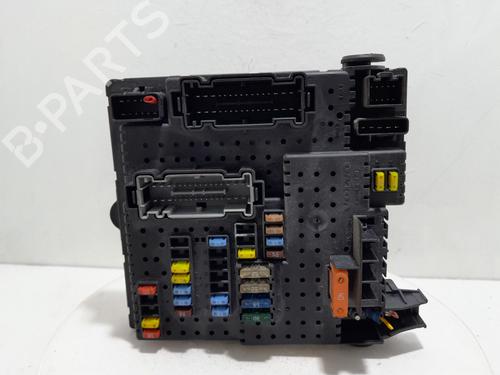 Used Fuse box VOLVO XC90 I (275) D5 AWD (185 hp) 21100389