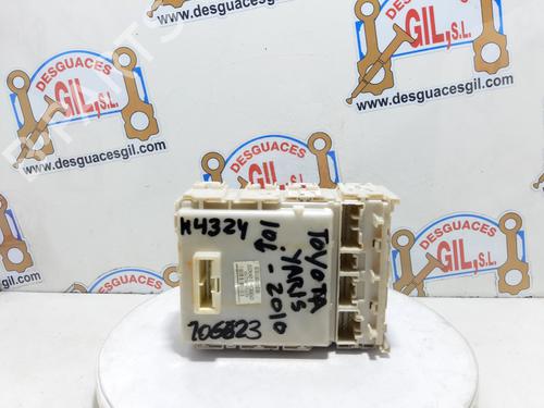 Used Fuse box TOYOTA YARIS (_P9_) 1.0 VVT-i (KSP90_, KSP90R) (69 hp) 20738058