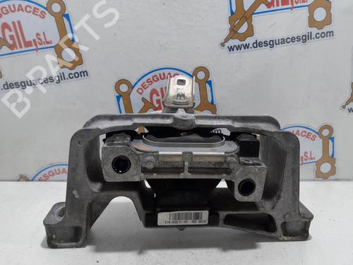 Used Engine mount MERCEDES-BENZ B-CLASS Sports Tourer (W246, W242) B 180 CDI / d (246.212) (109 hp) 20768528