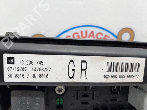 Fuse box OPEL ASTRA H (A04)  | BP20766941E1 