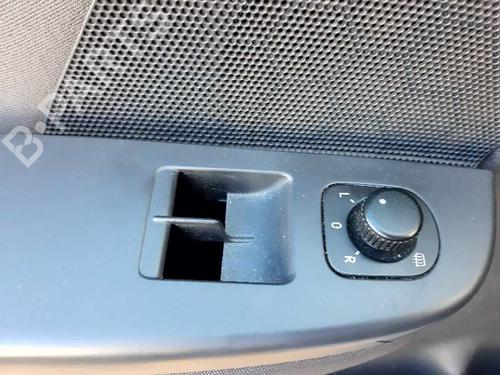 Fuse box VW GOLF VI (5K1) 2.0 TDI | BP20735142E1 