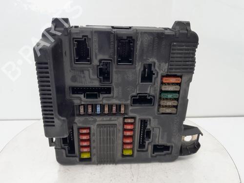 Used Fuse box RENAULT MEGANE II Saloon (LM0/1_) [2003-2025]  29010537