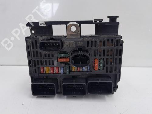 Used Fuse box Fuse box 37495141 37495141