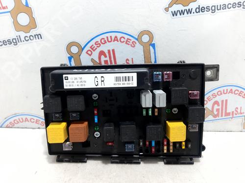 Sikringsdose OPEL ASTRA H (A04) 1.3 CDTI (L48) (90 hp) 20749025