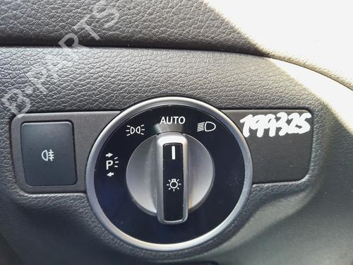 Used Headlight switch MERCEDES-BENZ GLA-CLASS (X156) GLA 200 CDI / d (156.908) (136 hp) 30901348
