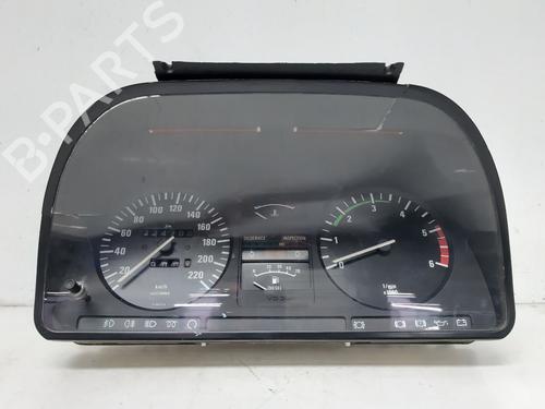 Used Instrument cluster BMW 5 (E28) 524 td (115 hp) 30471809