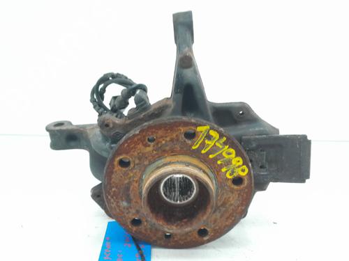 Used Left front steering knuckle RENAULT SCÉNIC III (JZ0/1_) [2008-2016]  29396092