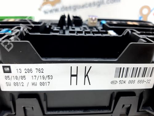 Fuse box OPEL ASTRA H Estate (A04) 1.7 CDTI (L35) | BP20747427E1