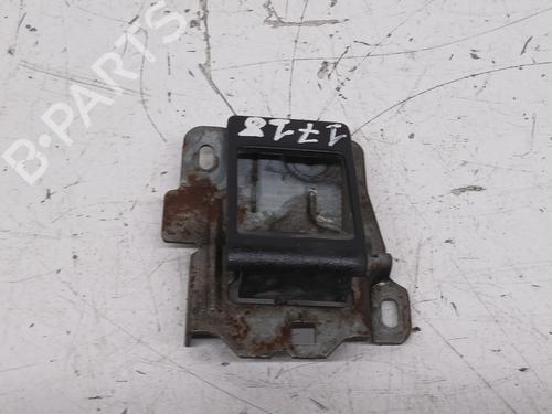 Used Hood lock Hood lock LAND ROVER DEFENDER Station Wagon (L316, L315) 2.5 Td5 4x4 (L316) (122 hp) 34252692 34252692